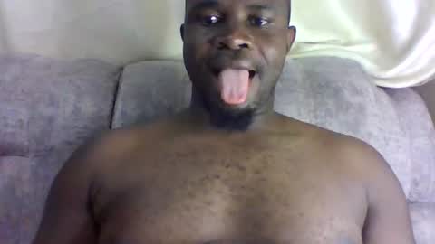 Snapshot of brusedarling chatting on 06/18/26, 01:59 brucedarling online show from 06/18/26, 01:59