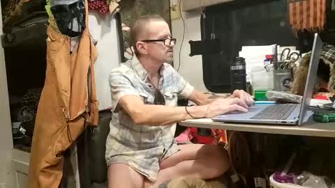 Snapshot of brushsquach chatting on 03/24/26, 05:12 Steve... aka SkinnieDippin aka TimberTramp online show from 03/24/26, 05:12