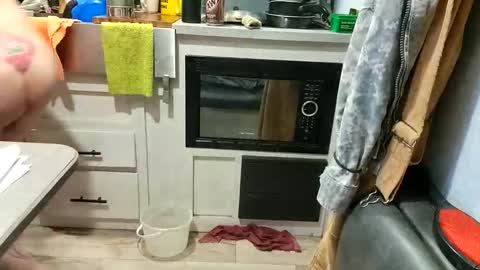 Snapshot of brushsquach chatting on 03/31/26, 04:24 Steve... aka SkinnieDippin aka TimberTramp online show from 03/31/26, 04:24