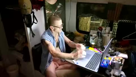 Snapshot of brushsquach chatting on 04/06/26, 06:03 Steve... aka SkinnieDippin aka TimberTramp online show from 04/06/26, 06:03