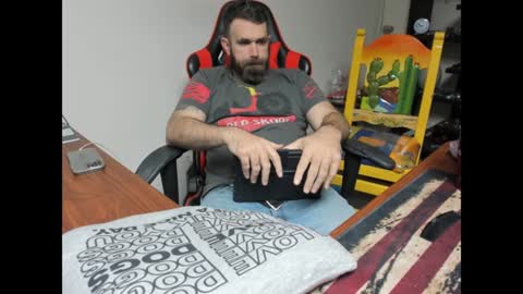 Snapshot of brutalmaster1983 chatting on 01/13/25, 08:58 BRUTALMASTER1983 online show from 01/13/25, 08:58