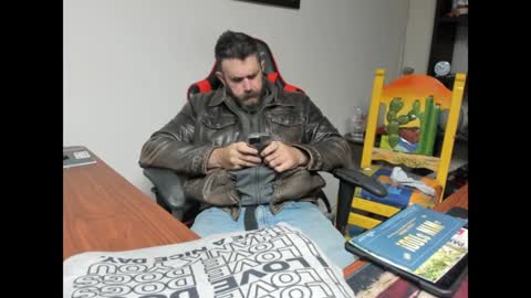 Snapshot of brutalmaster1983 chatting on 01/14/25, 07:11 BRUTALMASTER1983 online show from 01/14/25, 07:11