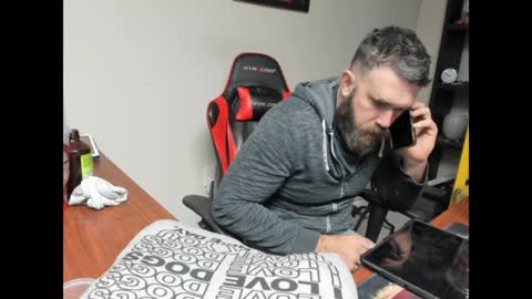 Snapshot of brutalmaster1983 chatting on 01/29/25, 07:00 BRUTALMASTER1983 online show from 01/29/25, 07:00