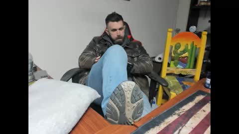 Snapshot of brutalmaster1983 chatting on 02/14/25, 07:23 BRUTALMASTER1983 online show from 02/14/25, 07:23