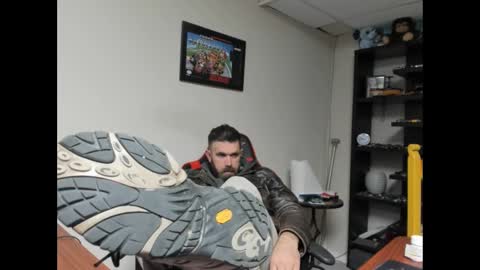 Snapshot of brutalmaster1983 chatting on 02/19/25, 07:59 BRUTALMASTER1983 online show from 02/19/25, 07:59