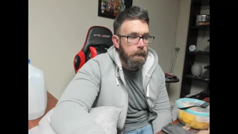 Snapshot of brutalmaster1983 chatting on 02/25/25, 04:57 BRUTALMASTER1983 online show from 02/25/25, 04:57