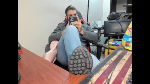 Snapshot of brutalmaster1983 chatting on 10/09/25, 06:28 BRUTALMASTER1983 online show from 10/09/25, 06:28