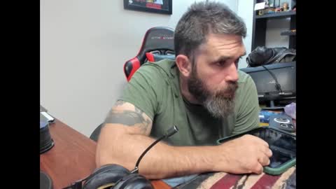 Snapshot of brutalmaster1983 chatting on 10/11/25, 04:33 BRUTALMASTER1983 online show from 10/11/25, 04:33