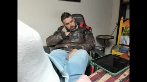 Snapshot of brutalmaster1983 chatting on 10/16/25, 06:47 BRUTALMASTER1983 online show from 10/16/25, 06:47