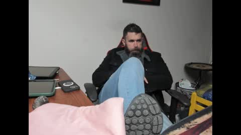 Snapshot of brutalmaster1983 chatting on 10/25/25, 06:35 BRUTALMASTER1983 online show from 10/25/25, 06:35