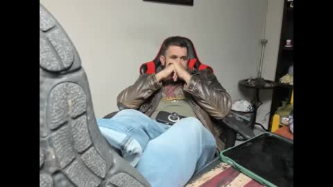 Snapshot of brutalmaster1983 chatting on 10/28/25, 07:38 BRUTALMASTER1983 online show from 10/28/25, 07:38