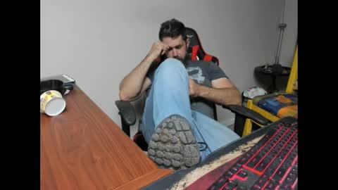 Snapshot of brutalmaster1983 chatting on 11/04/25, 07:46 BRUTALMASTER1983 online show from 11/04/25, 07:46