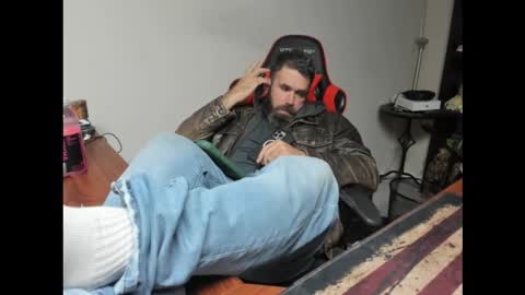 Snapshot of brutalmaster1983 chatting on 11/25/25, 07:52 BRUTALMASTER1983 online show from 11/25/25, 07:52