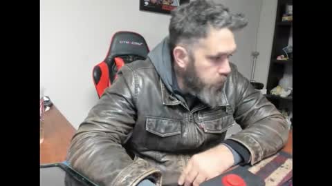 Snapshot of brutalmaster1983 chatting on 12/15/25, 06:28 BRUTALMASTER1983 online show from 12/15/25, 06:28