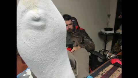 Snapshot of brutalmaster1983 chatting on 12/18/25, 06:52 BRUTALMASTER1983 online show from 12/18/25, 06:52