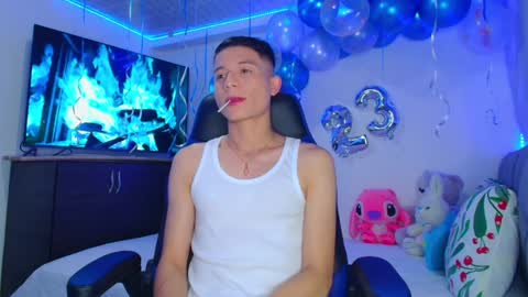 Snapshot of bryam_hot chatting on 01/13/25, 01:56 BRYAM INDEPENDENT MODEL online show from 01/13/25, 01:56