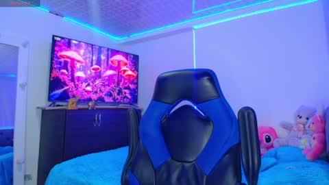 Snapshot of bryam_hot chatting on 01/22/25, 05:16 BRYAM INDEPENDENT MODEL online show from 01/22/25, 05:16