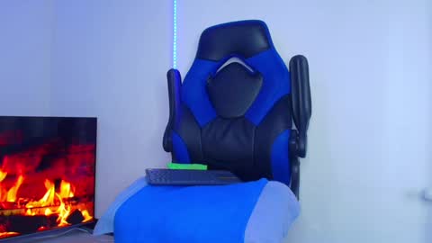 Snapshot of bryam_hot chatting on 01/29/25, 05:51 BRYAM INDEPENDENT MODEL online show from 01/29/25, 05:51