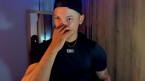 Snapshot of bryan_boy_ chatting on 01/25/25, 02:04 bryan online show from 01/25/25, 02:04