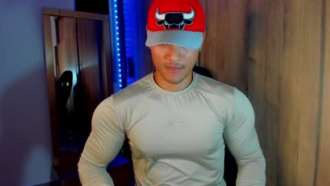 Snapshot of bryan_boy_ chatting on 01/28/25, 01:39 bryan online show from 01/28/25, 01:39