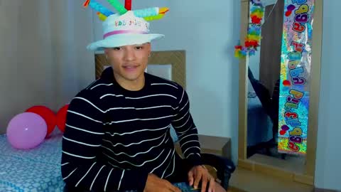 Snapshot of bryan_boy_ chatting on 02/25/25, 01:20 bryan online show from 02/25/25, 01:20