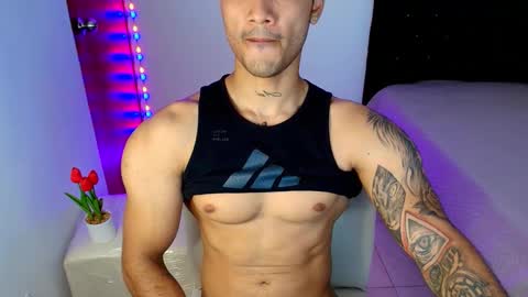 Snapshot of bryan_boy_ chatting on 11/14/25, 10:51 bryan online show from 11/14/25, 10:51