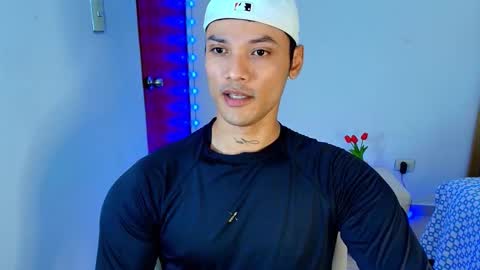 Snapshot of bryan_boy_ chatting on 12/13/25, 10:37 bryan online show from 12/13/25, 10:37