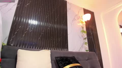 Bryxon  online show from 02/06/25, 04:21