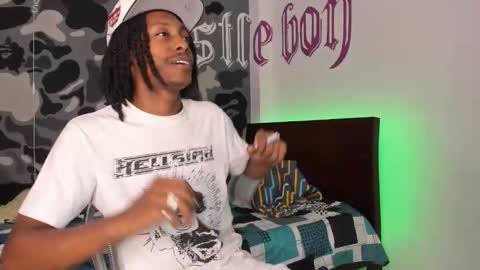 Bryxon  online show from 12/16/25, 10:59