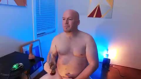 Snapshot of btmcub_sandiego chatting on 02/15/25, 06:55 bottom freak online show from 02/15/25, 06:55