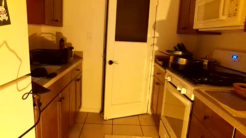 Snapshot of btmcub_sandiego chatting on 03/04/25, 06:15 bottom freak online show from 03/04/25, 06:15