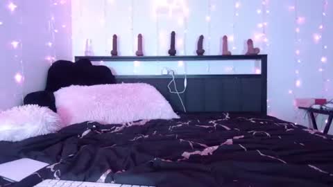 Queen Lola XXX online show from 07/11/26, 05:43
