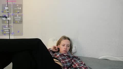 Sabrina  online show from 10/19/25, 04:02