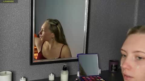 Sabrina  online show from 10/31/25, 04:57