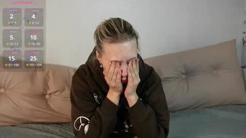 Sabrina  online show from 11/14/25, 04:11