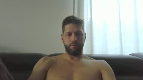 bubblebee1982 online show from 09/13/25, 06:57