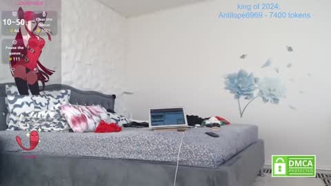 Nylon queen  genuine model who bring pantyhose on chaturbate for first time   the others just copy my room for money  online show from 12/23/24, 10:21