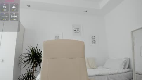 bubbledoll7 online show from 01/04/25, 08:17