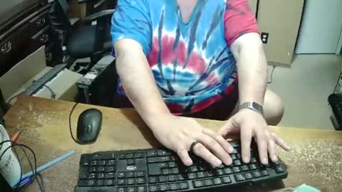 Snapshot of bucku2 chatting on 04/28/26, 10:04 Bucku2 online show from 04/28/26, 10:04