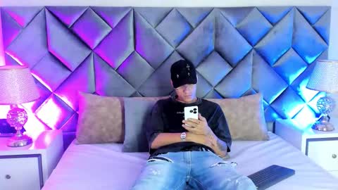 Snapshot of buda_and_cataleya_ chatting on 02/02/26, 02:05 Buda y Cataleya online show from 02/02/26, 02:05