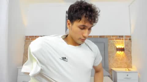 Snapshot of buddy_whitte chatting on 02/02/25, 05:26 Buddy Whitte online show from 02/02/25, 05:26