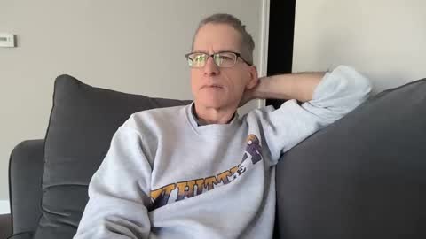 Snapshot of budman004 chatting on 11/16/25, 04:45 budman004 online show from 11/16/25, 04:45