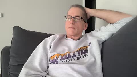 Snapshot of budman004 chatting on 11/23/25, 04:18 budman004 online show from 11/23/25, 04:18