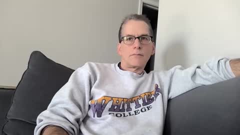 Snapshot of budman004 chatting on 12/14/25, 04:34 budman004 online show from 12/14/25, 04:34