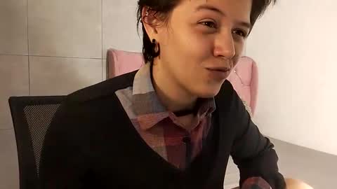 Snapshot of bug2025 chatting on 09/08/25, 02:49 bug2025 online show from 09/08/25, 02:49