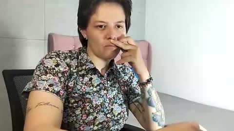 Snapshot of bug2025 chatting on 09/10/25, 04:45 bug2025 online show from 09/10/25, 04:45