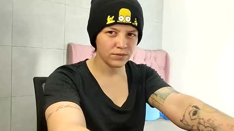 Snapshot of bug2025 chatting on 09/11/25, 03:28 bug2025 online show from 09/11/25, 03:28