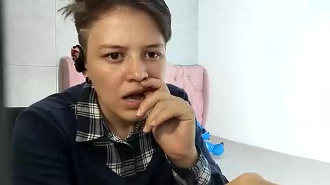 Snapshot of bug2025 chatting on 09/13/25, 04:23 bug2025 online show from 09/13/25, 04:23