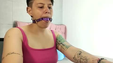 Snapshot of bug2025 chatting on 09/17/25, 01:51 bug2025 online show from 09/17/25, 01:51