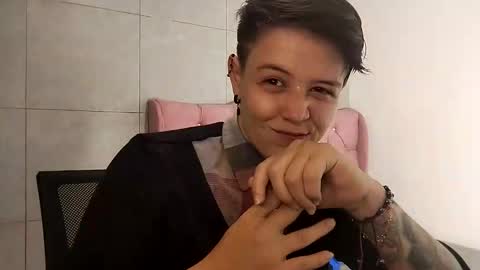 Snapshot of bug2025 chatting on 09/20/25, 02:34 bug2025 online show from 09/20/25, 02:34